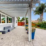 La Jolla Mesa Manor
